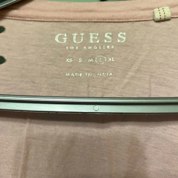 Guess size L top - Picture 2 of 3